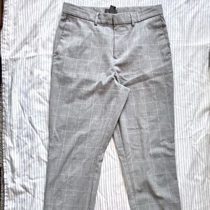 Grey plaid dress pants. Size 30R (8)